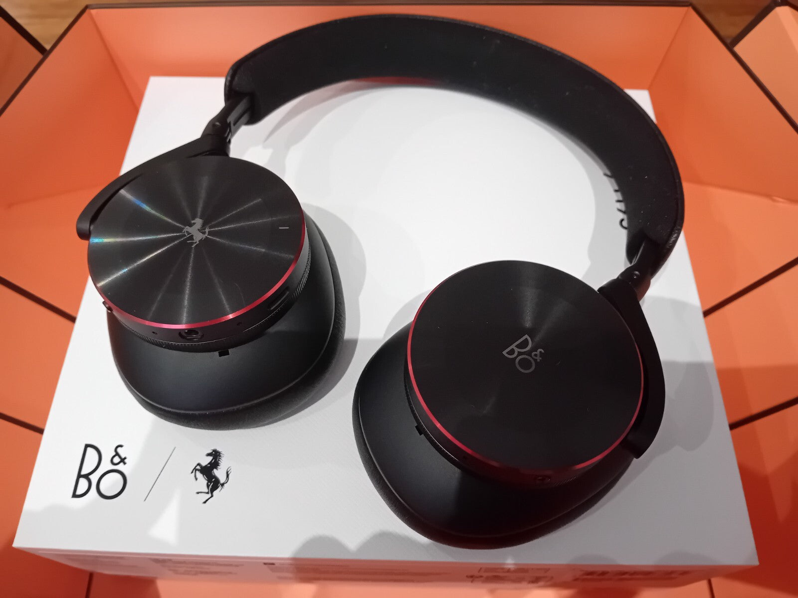 BANG & OLUFSEN BEOPLAY H95 FERRARI LIMITED EDITION