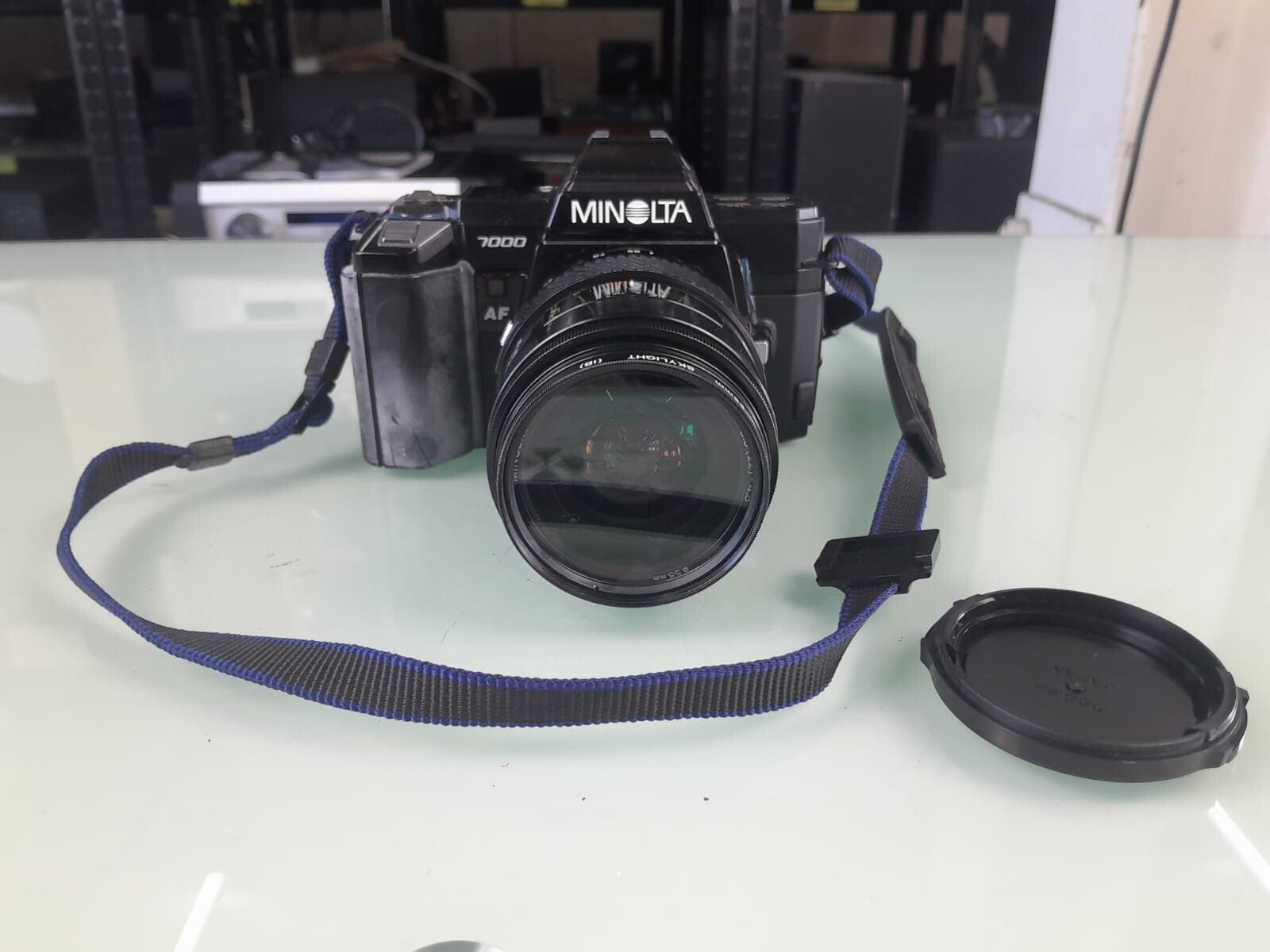MINOLTA 7000 SLR CAMERA WITH AF LENS 28-85