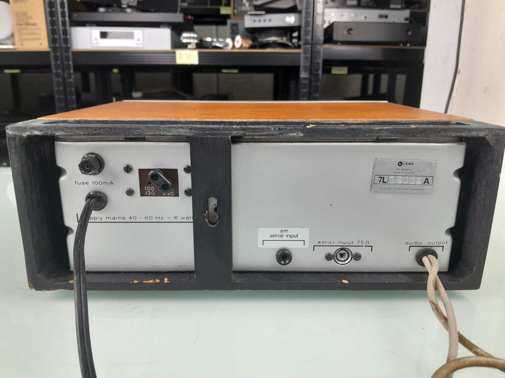 LEAK DELTA AM - FM TUNER