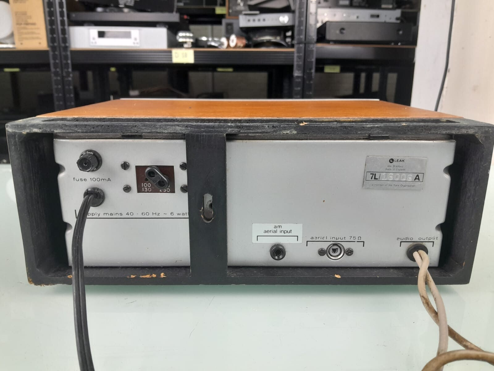 LEAK DELTA AM - FM TUNER