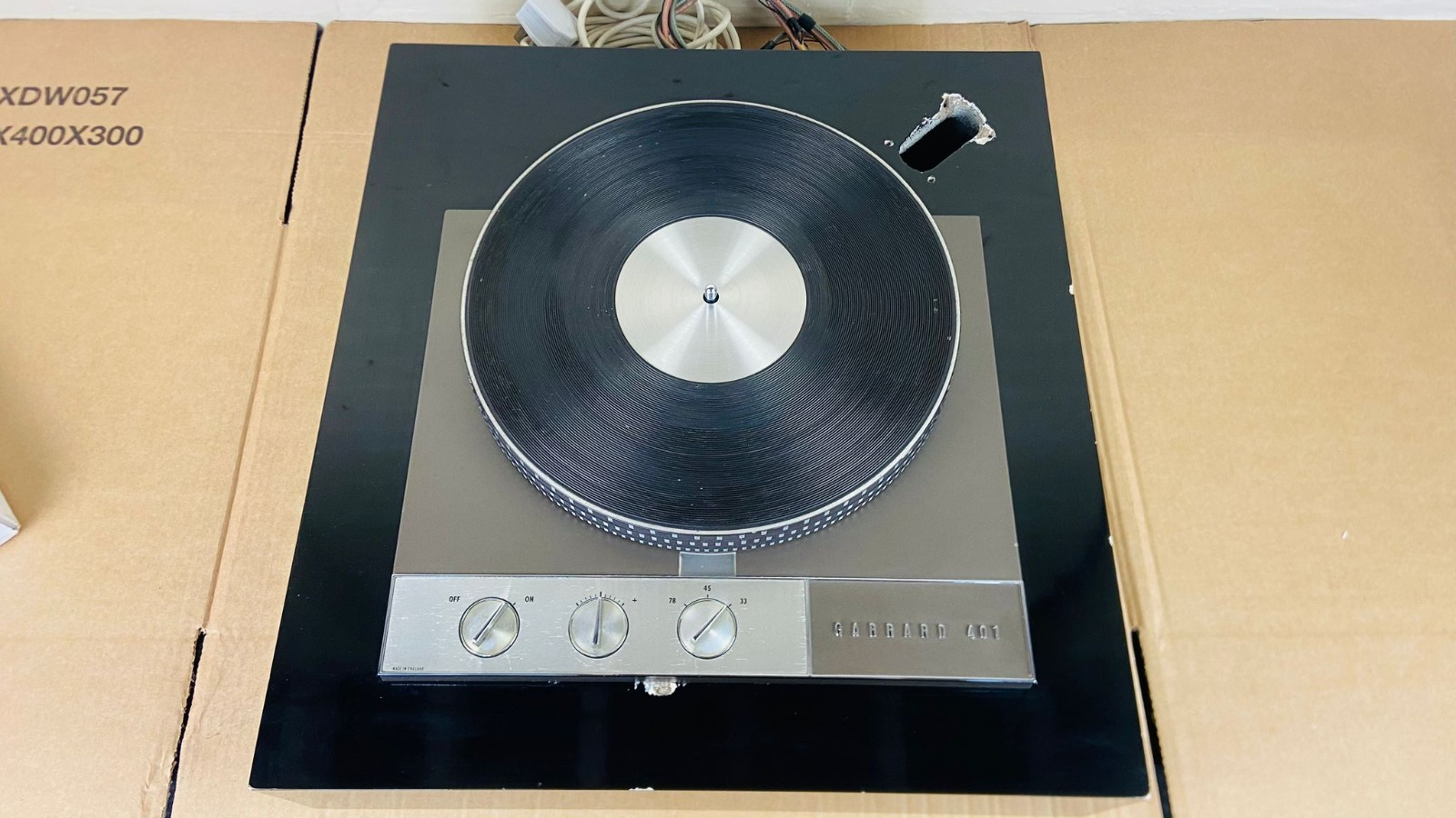 GARRARD 401 TURNTABLE