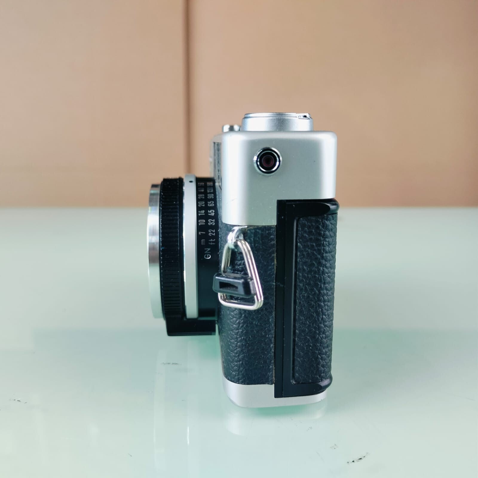 MINOLTA HI MATIC F RANGEFINDER CAMERA ROKKOR F=38MM 1:2.7 LENS