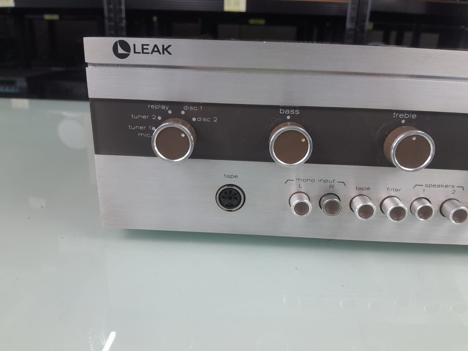 LEAK DELTA 70 AMPLIFIER