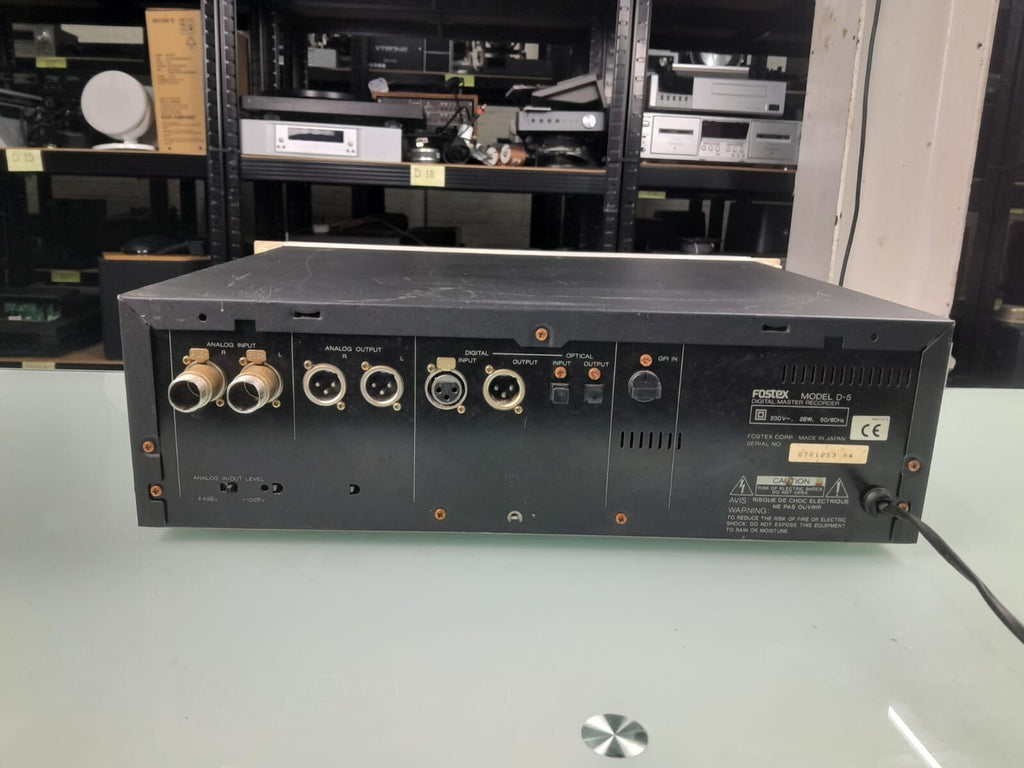 FOSTEX D 5 DIGITAL MASTER RECORDER