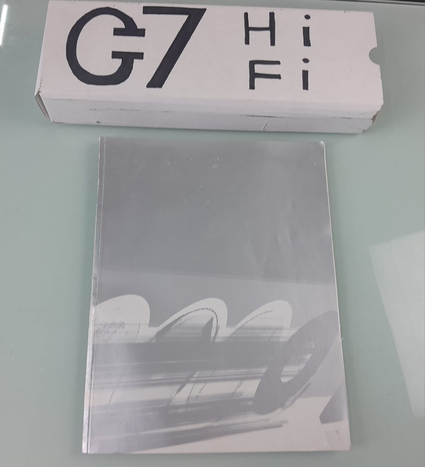 BANG & OLUFSEN B&O BROCHURE MAGAZINE BOOK