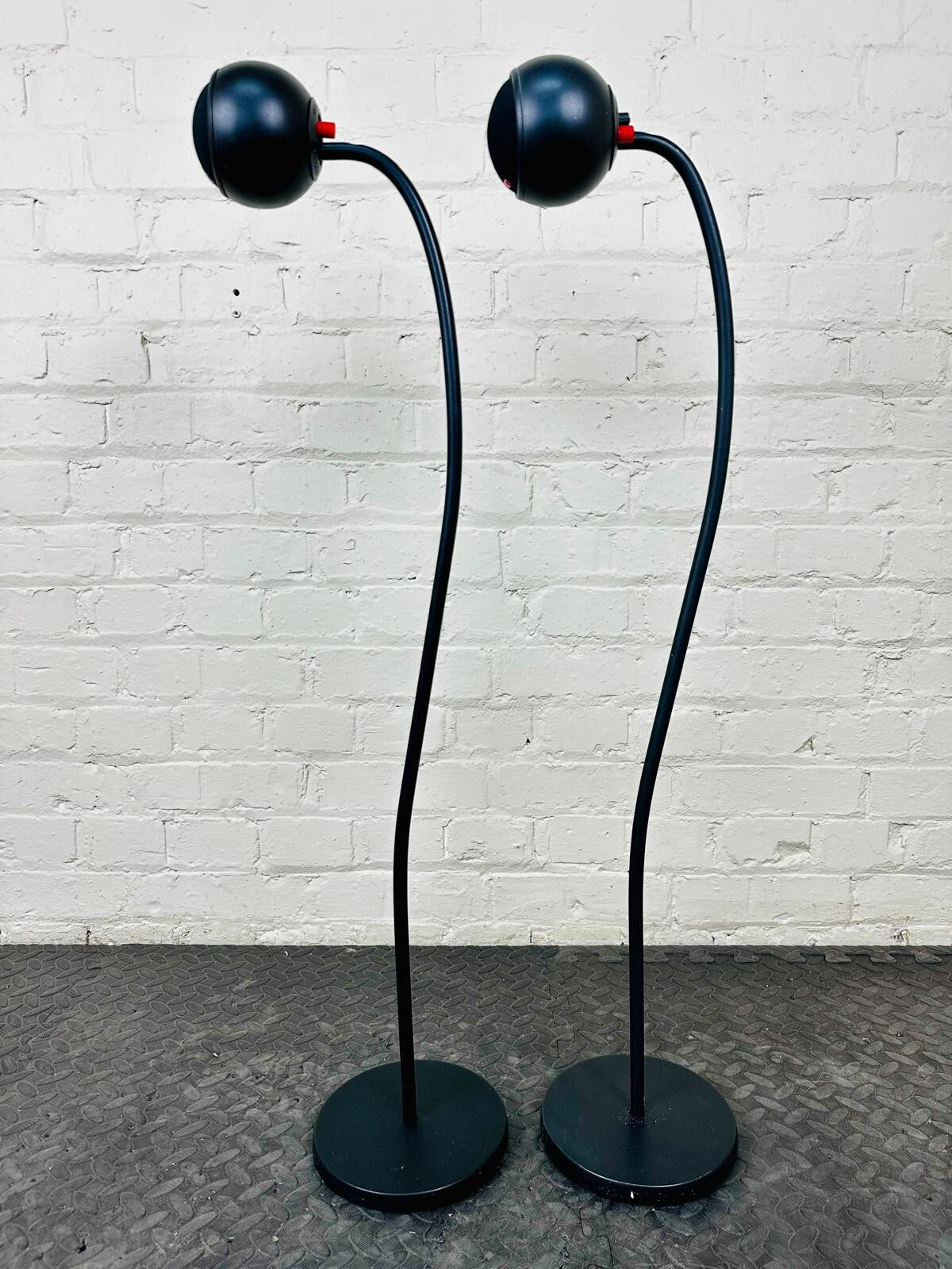 Anthony Gallo Acoustics Nucleus Speakers With Floor Stands #002