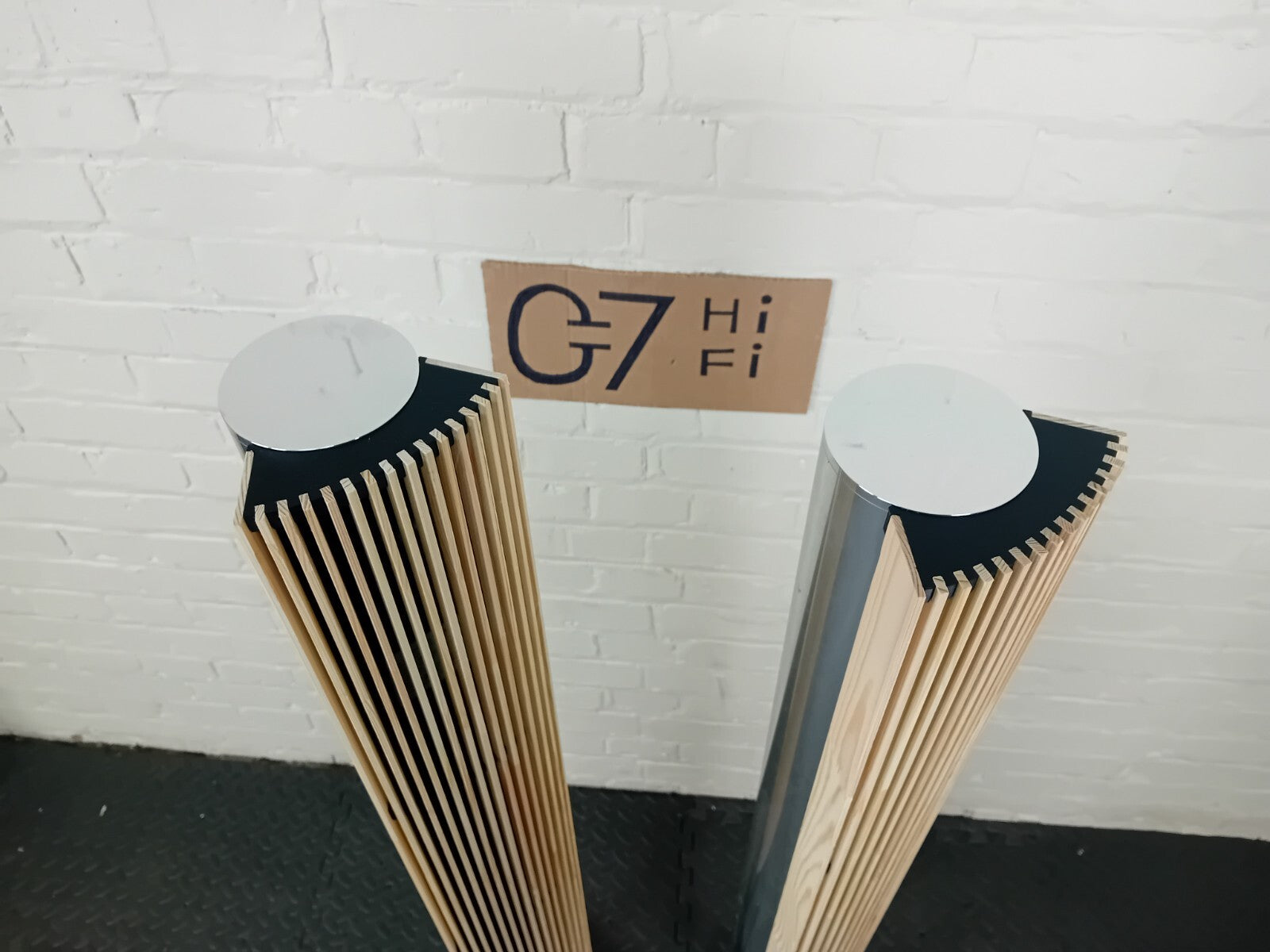 BANG & OLUFSEN BEOLAB 8000 18 28 6000 4000 3 5 1  50 90 FLOOR ACTIVE SPEAKERS