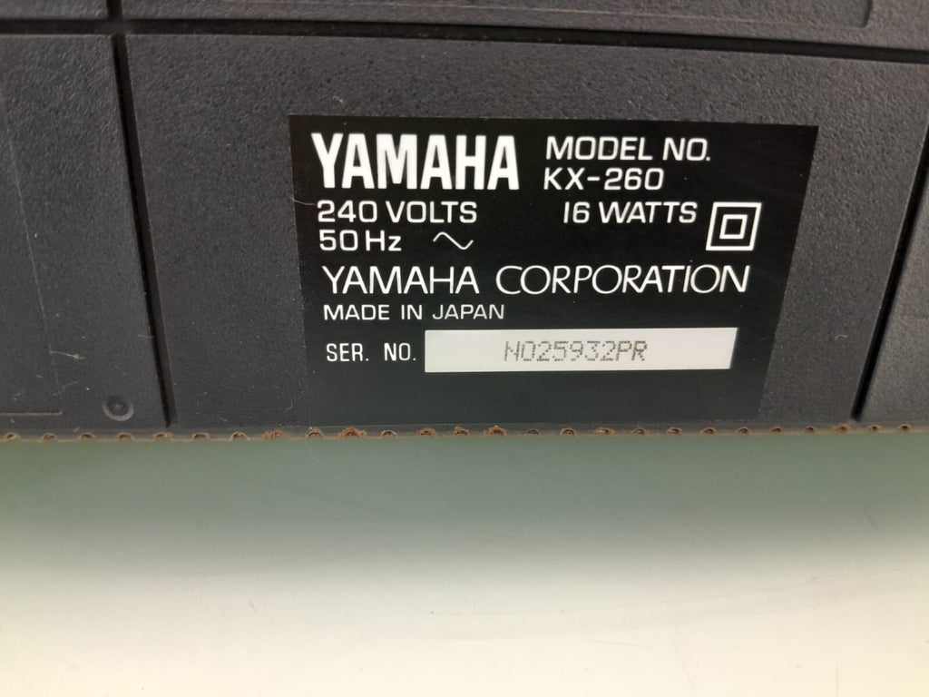 YAMAHA KX 260 NATURAL SOUND STEREO CASSETTE DECK