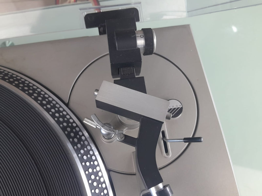 TECHNICS SL 1200 DIRECT DRIVE TURNTABLE ORTOFON M 15 E SUPER
