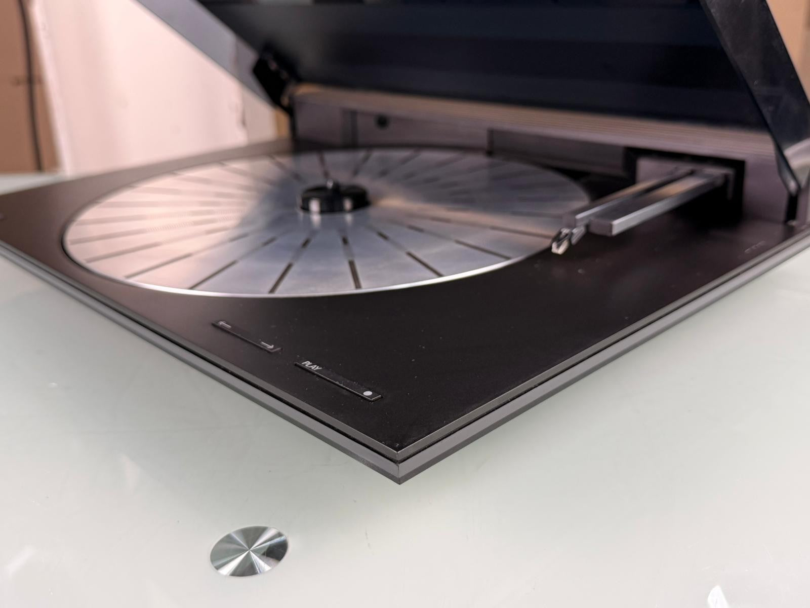 BANG & OLUFSEN B&O BEOGRAM 8500 TURNTABLE WITH MMC4 CARTRIDGE