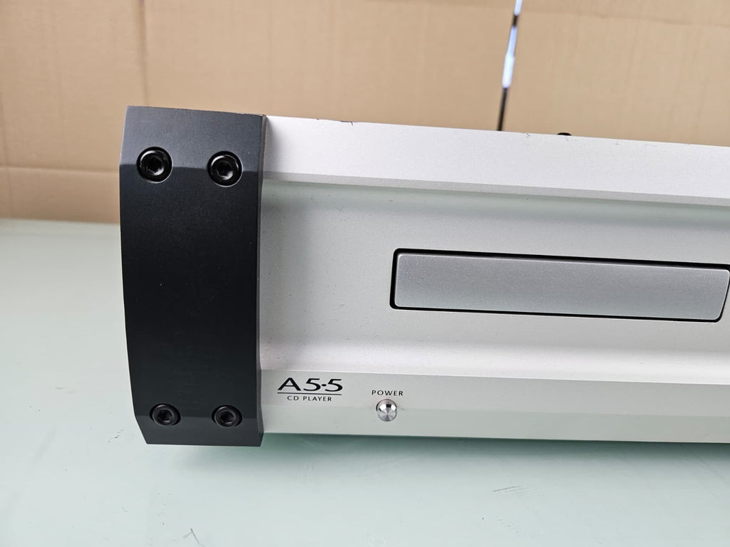 MUSICAL FIDELITY A5.5 UPSAMPLING 24 BIT CD PLAYER WITH REMOTE