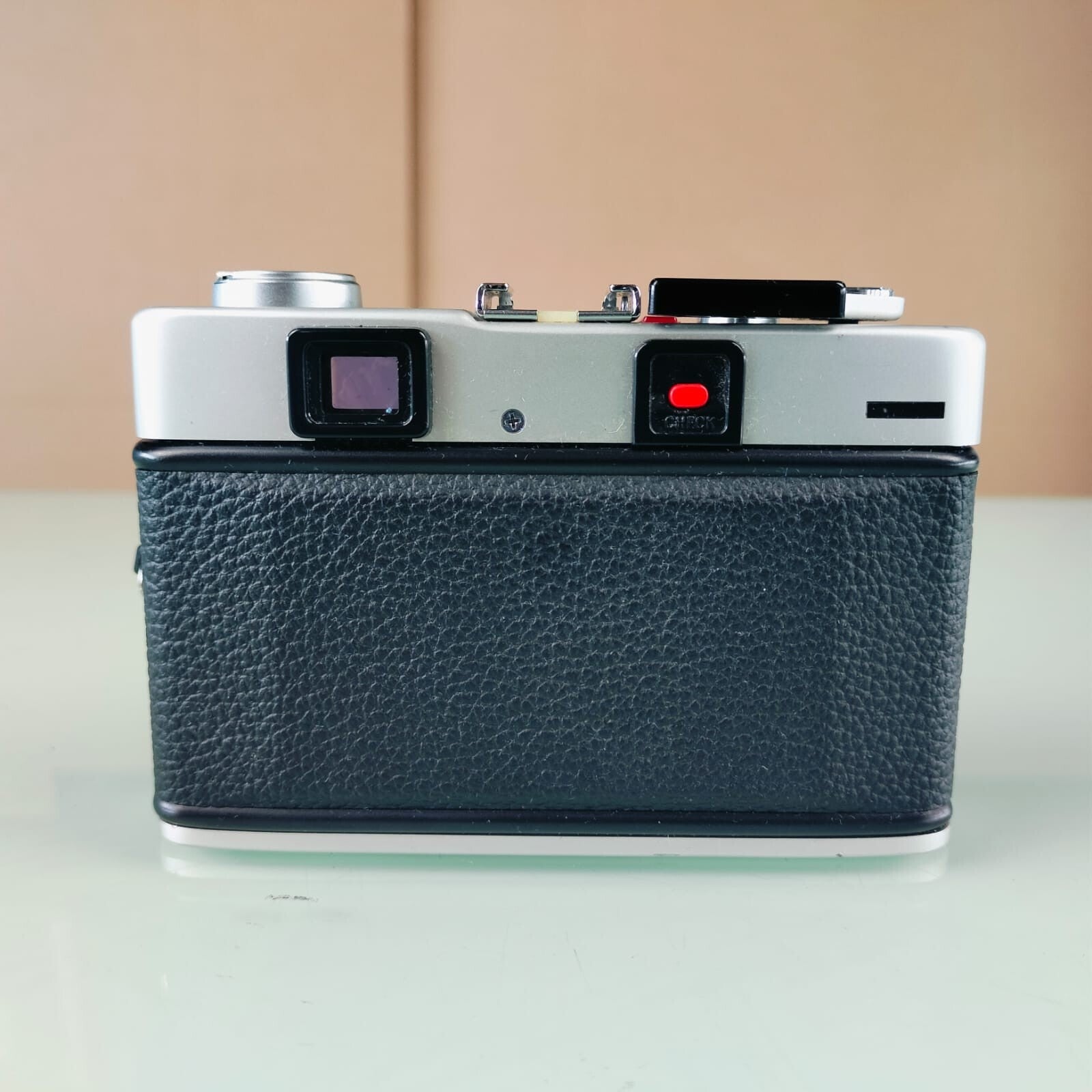 MINOLTA HI MATIC F RANGEFINDER CAMERA ROKKOR F=38MM 1:2.7 LENS