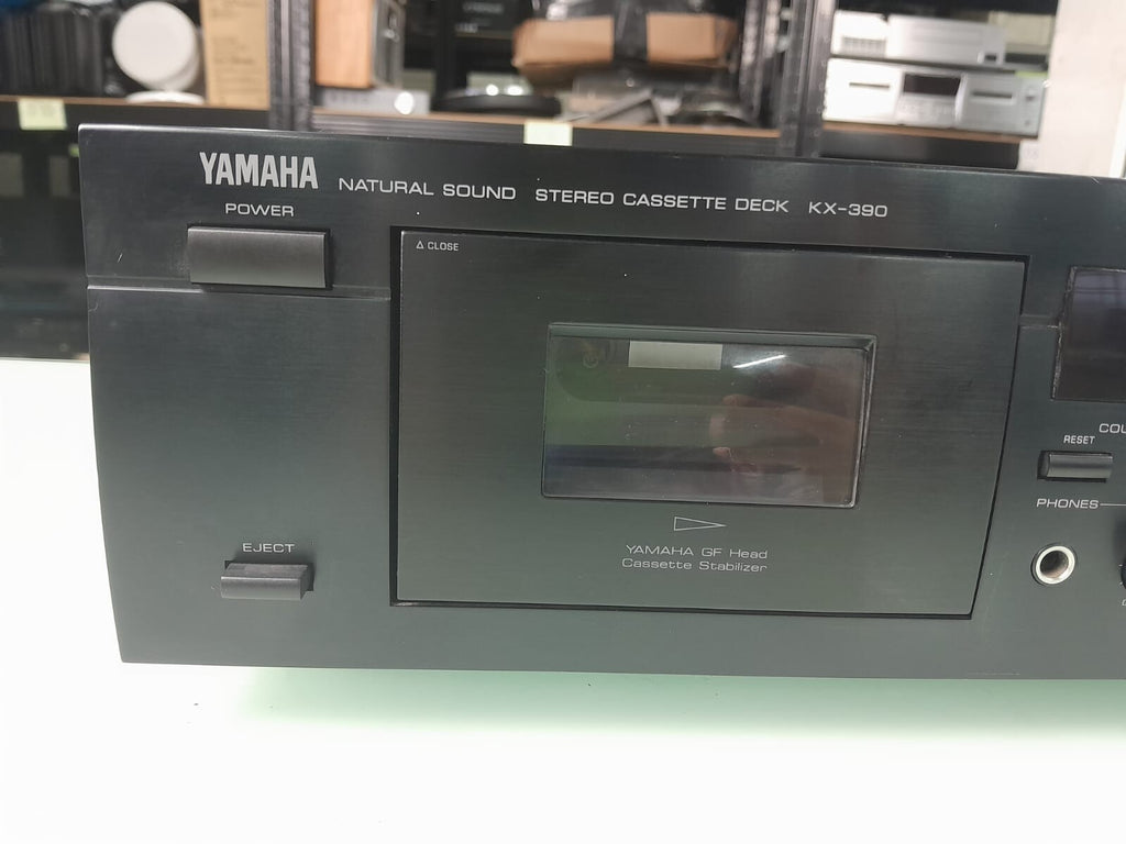 YAMAHA KX 390 NATURAL SOUND STEREO CASSETTE DECK