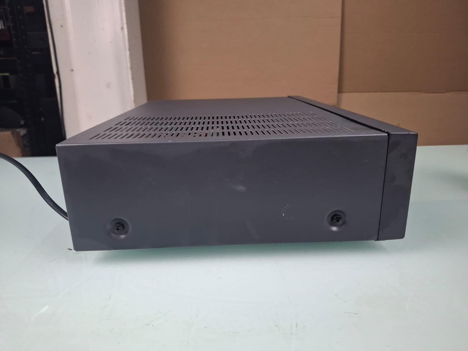NAD 302 STEREO AMPLIFIER