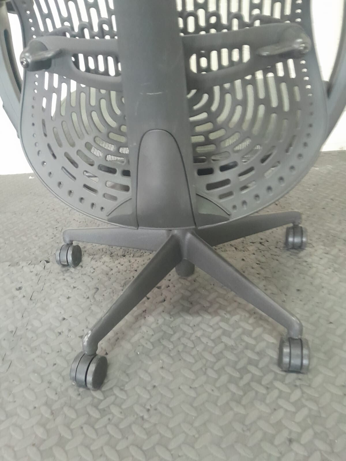 HERMAN MILLER MIRA CHAIR