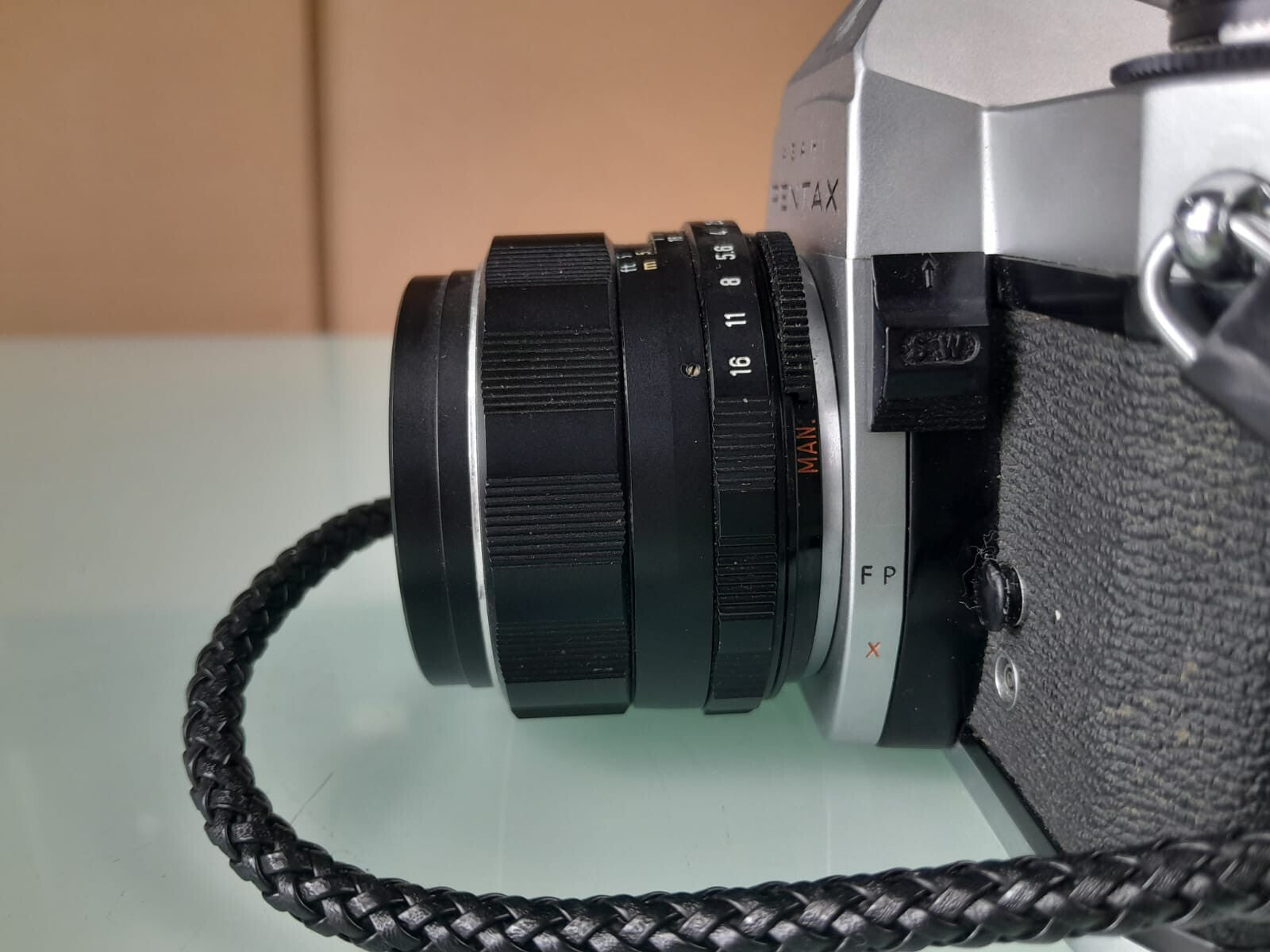 ASAHI PENTAX SPOTMATIC SP II SLR CAMERA SUPER-MULTI-COATED TAKUMAR 1:1.4/50 LENS