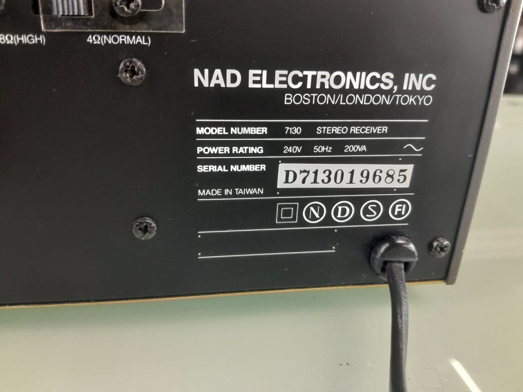 NAD 7130 STEREO RECEIVER