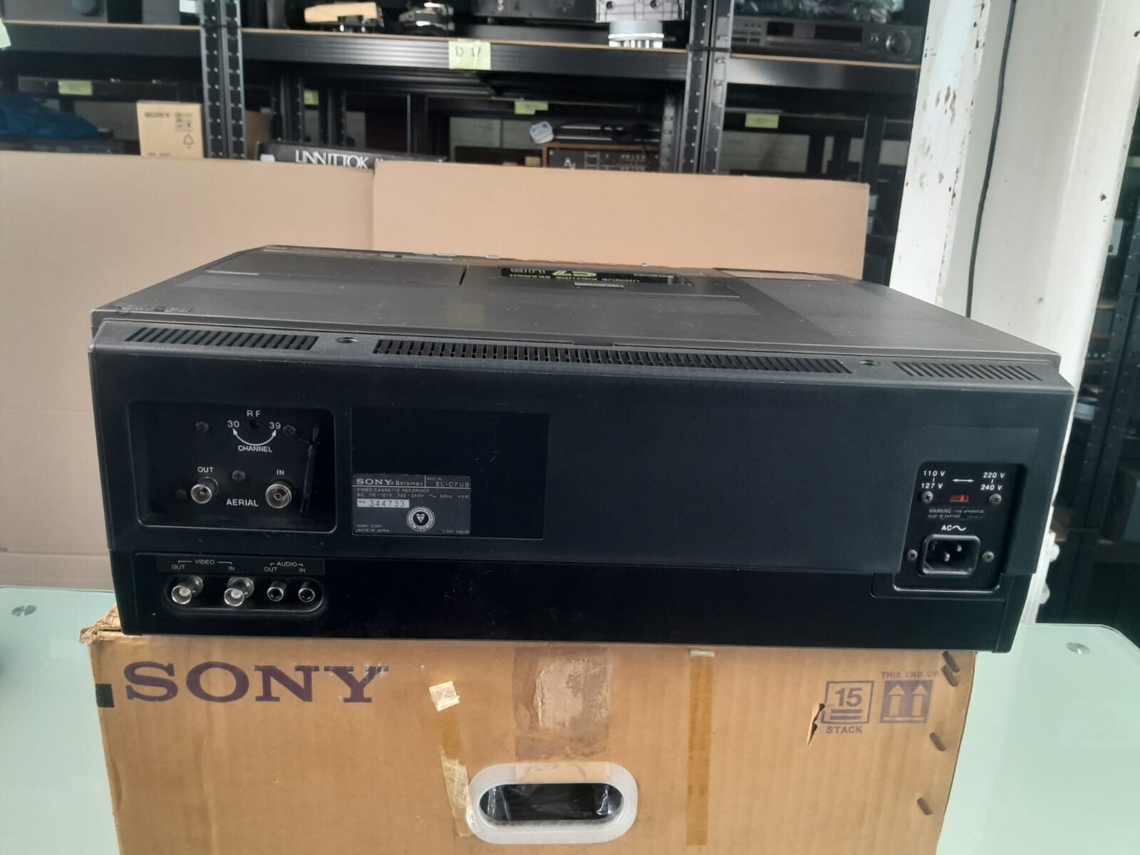 SONY SL C7UB BETAMAX VIDEO CASSETTE RECORDER