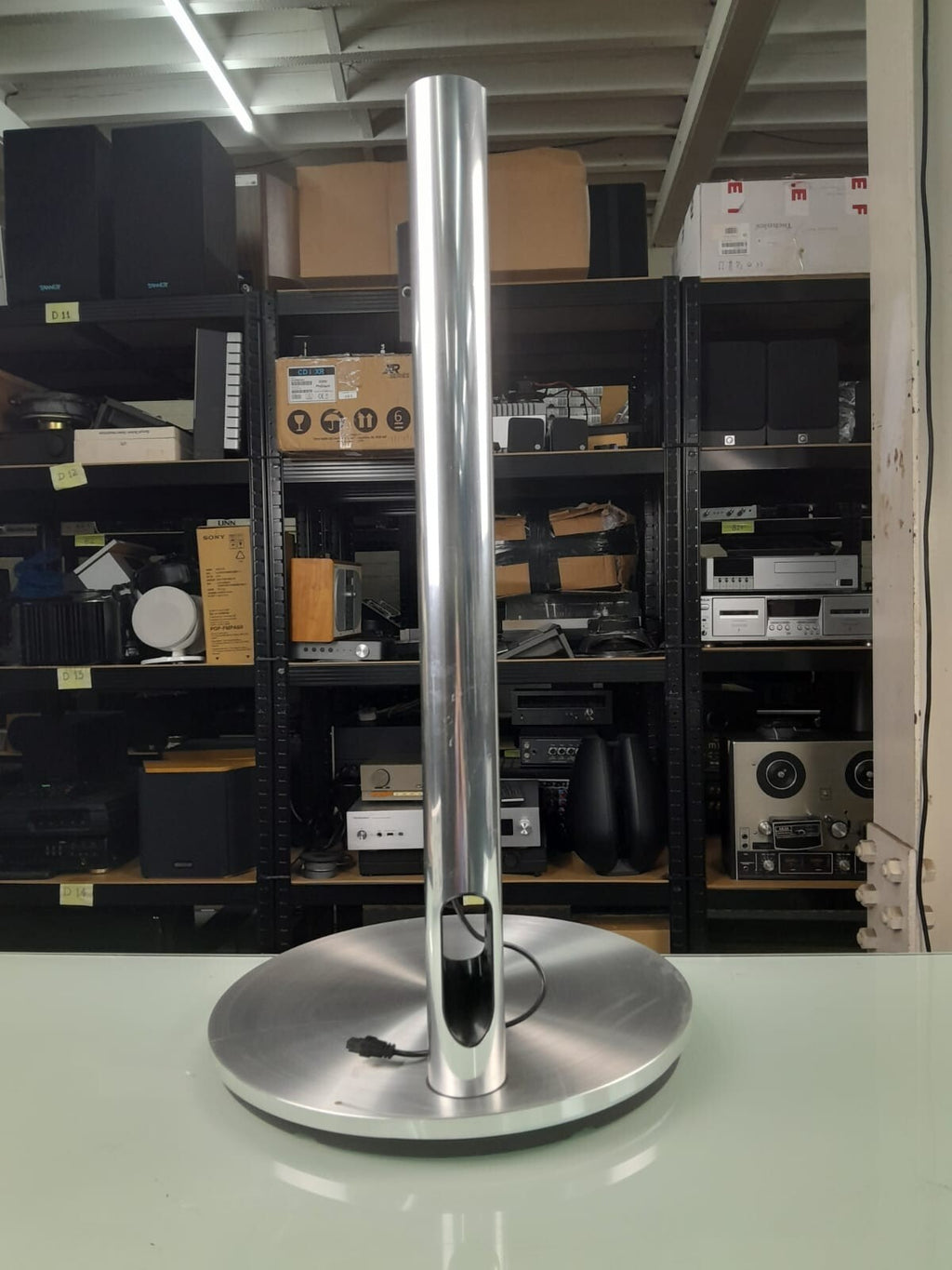B&O BANG & OLUFSEN BEOVISION 7 AND 6 TV MOTORISED FLOOR STAND 40 INCH 28 INCH