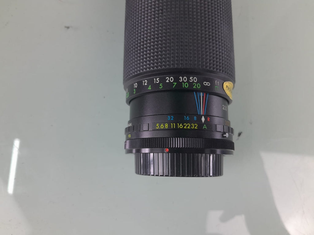 SOLIGOR ZOOM + MACRO 80 - 300MM F/ 5.6 MC C/D AUTO CAMERA LENS