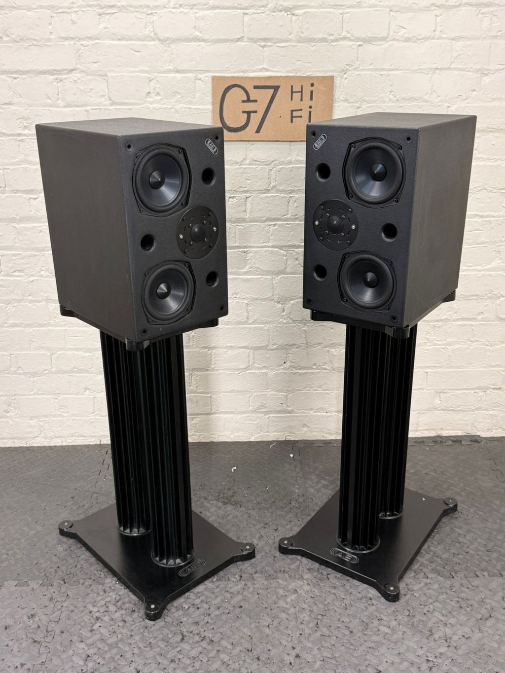 ACOUSTIC ENERGY AE2 SPEAKERS WITH STAND