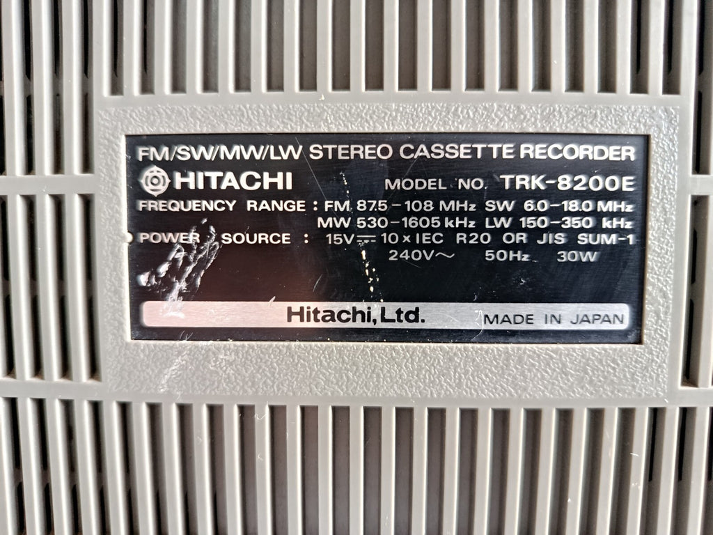 HITACHI TRK 8200E GHETTO BLASTER BOOM BOX FM AM STEREO CASSETTE RECORDER