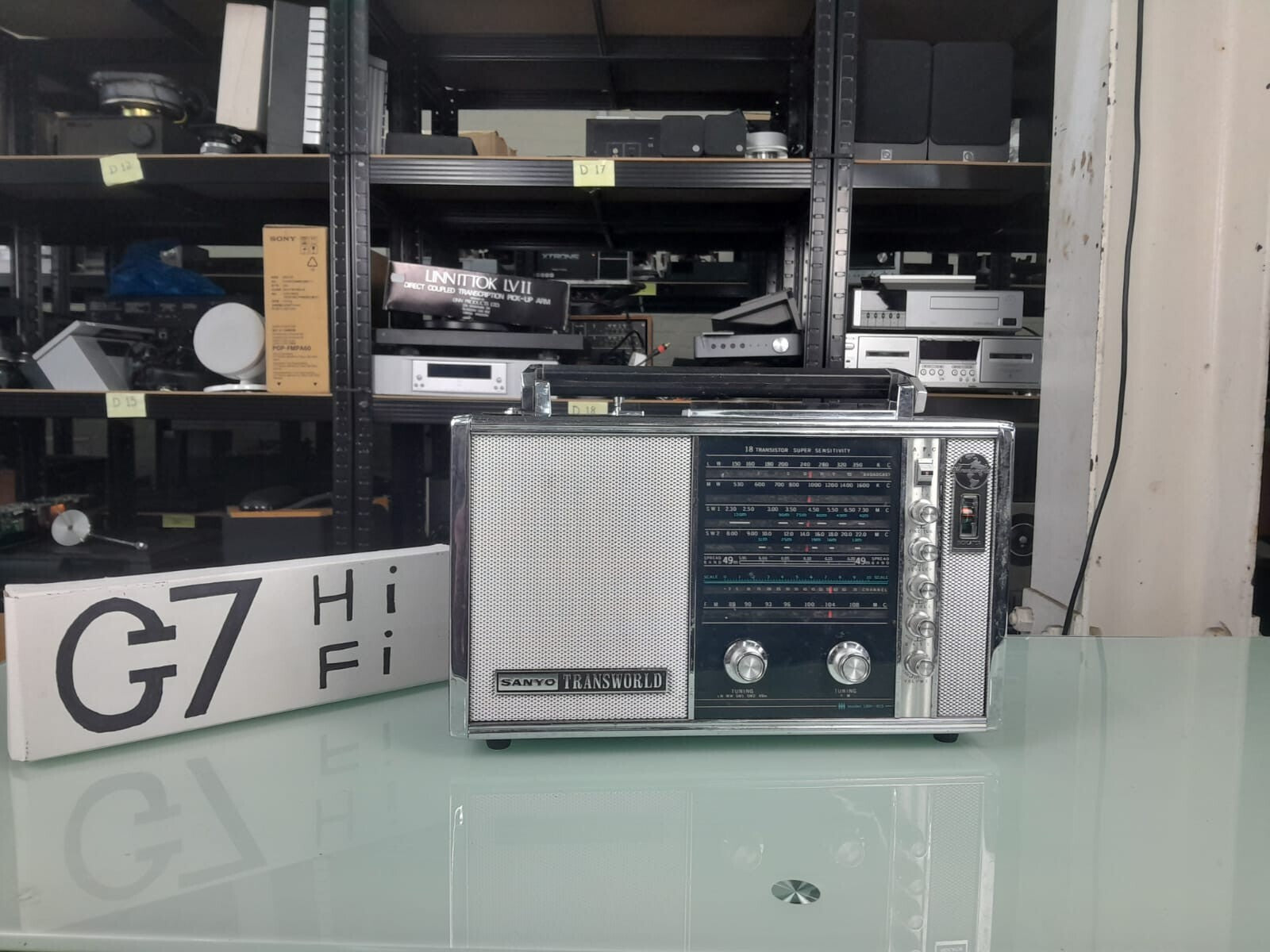 SANYO 18H 815 TRANSWORLD 18 TRANSISTOR RADIO