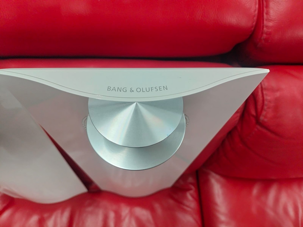 BANG & OLUFSEN B&O BEOLAB 12.2 ACTIVE WHITE SPEAKERS WITH WALL BRACKETS