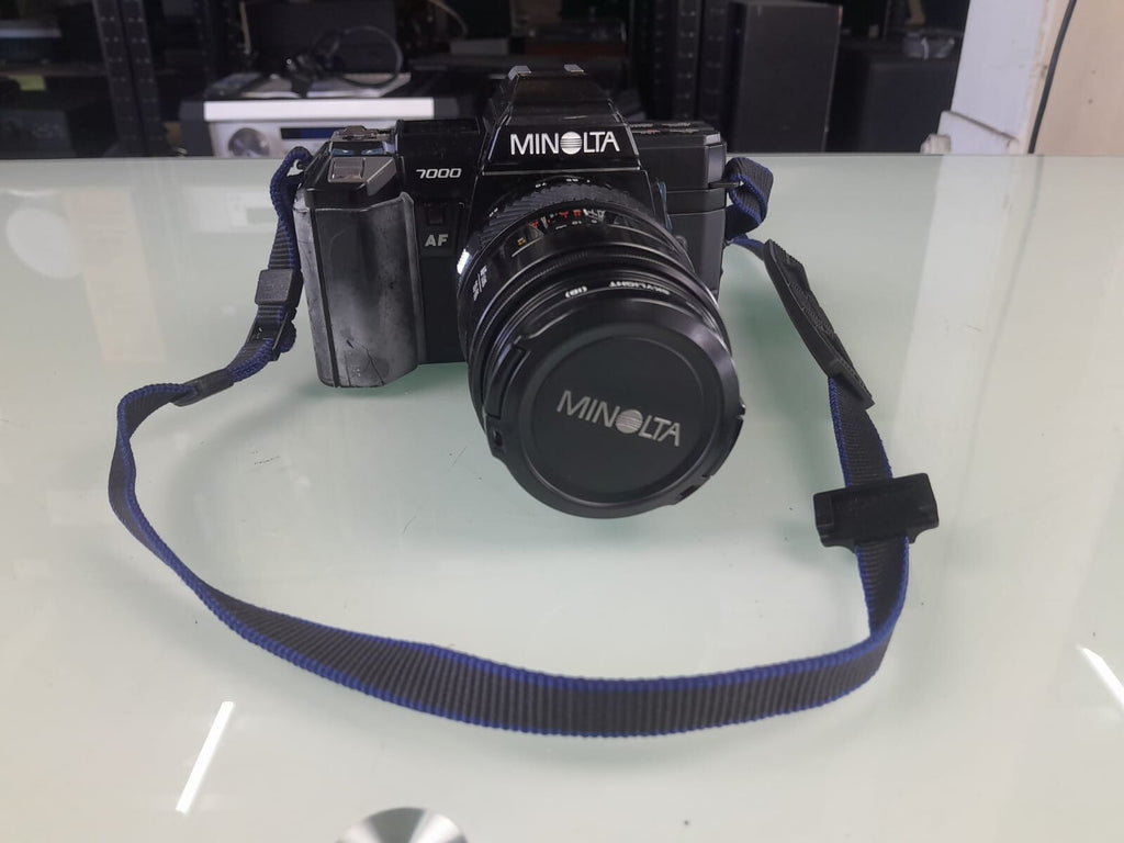 MINOLTA 7000 SLR CAMERA WITH AF LENS 28-85