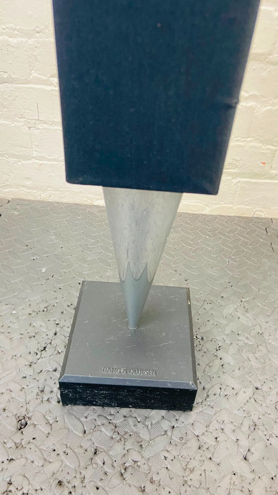 BANG & OLUFSEN B&O BEOLAB 8000 FLOOR STANDING SPEAKERS