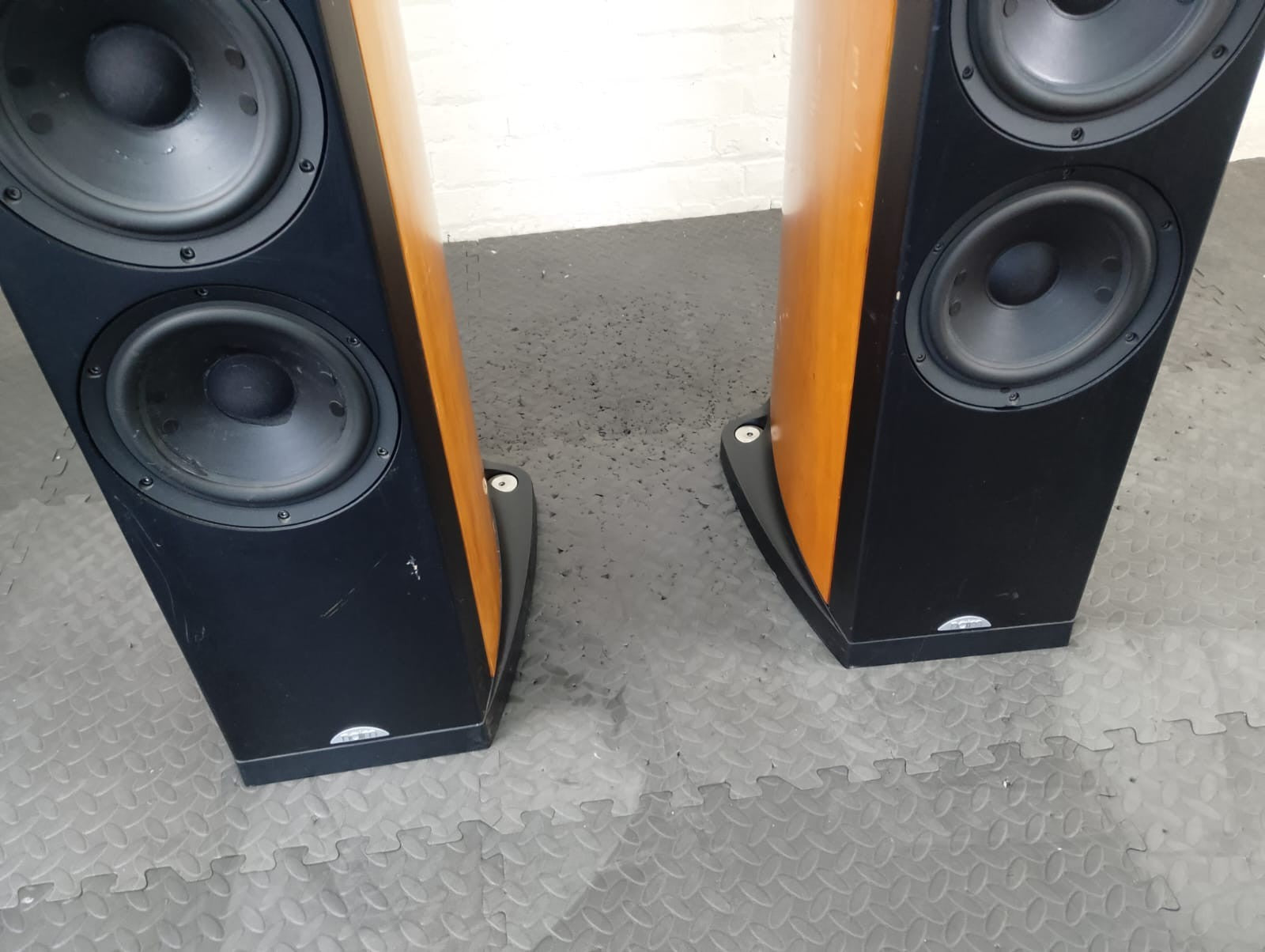 NAIM OVATOR S 600 FLOOR STANDING SPEAKERS