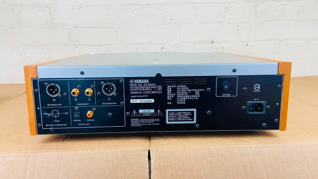 YAMAHA CD S2000 SACD NATURAL SOUND SUPER AUDIO CD PLAYER