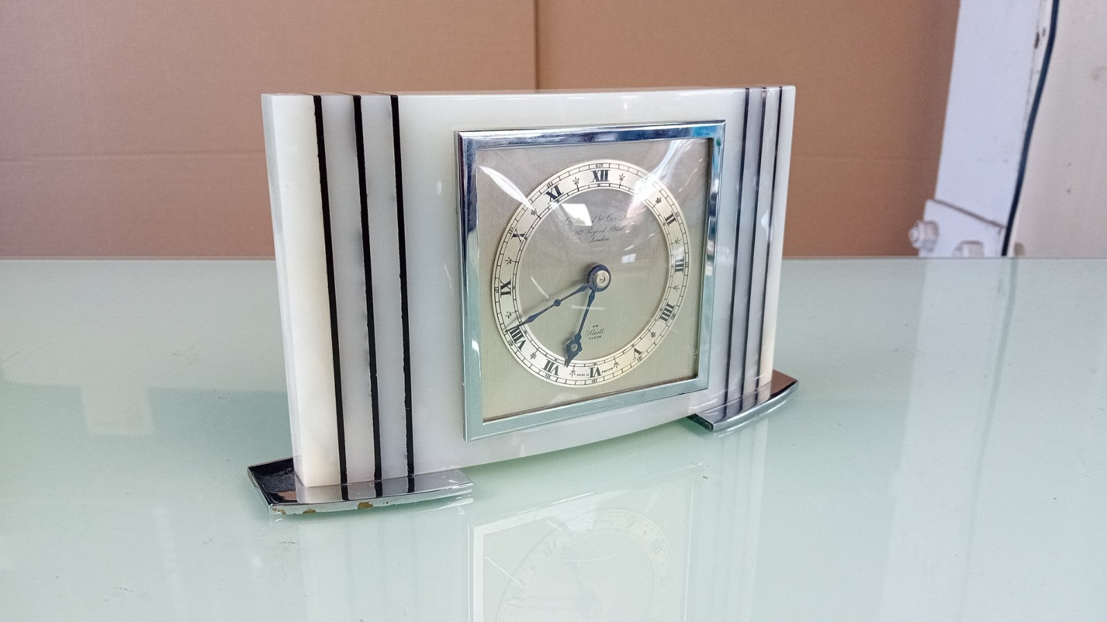GARRARD & CO LTD AN ELLIOTT CLOCK MANTLE CLOCK