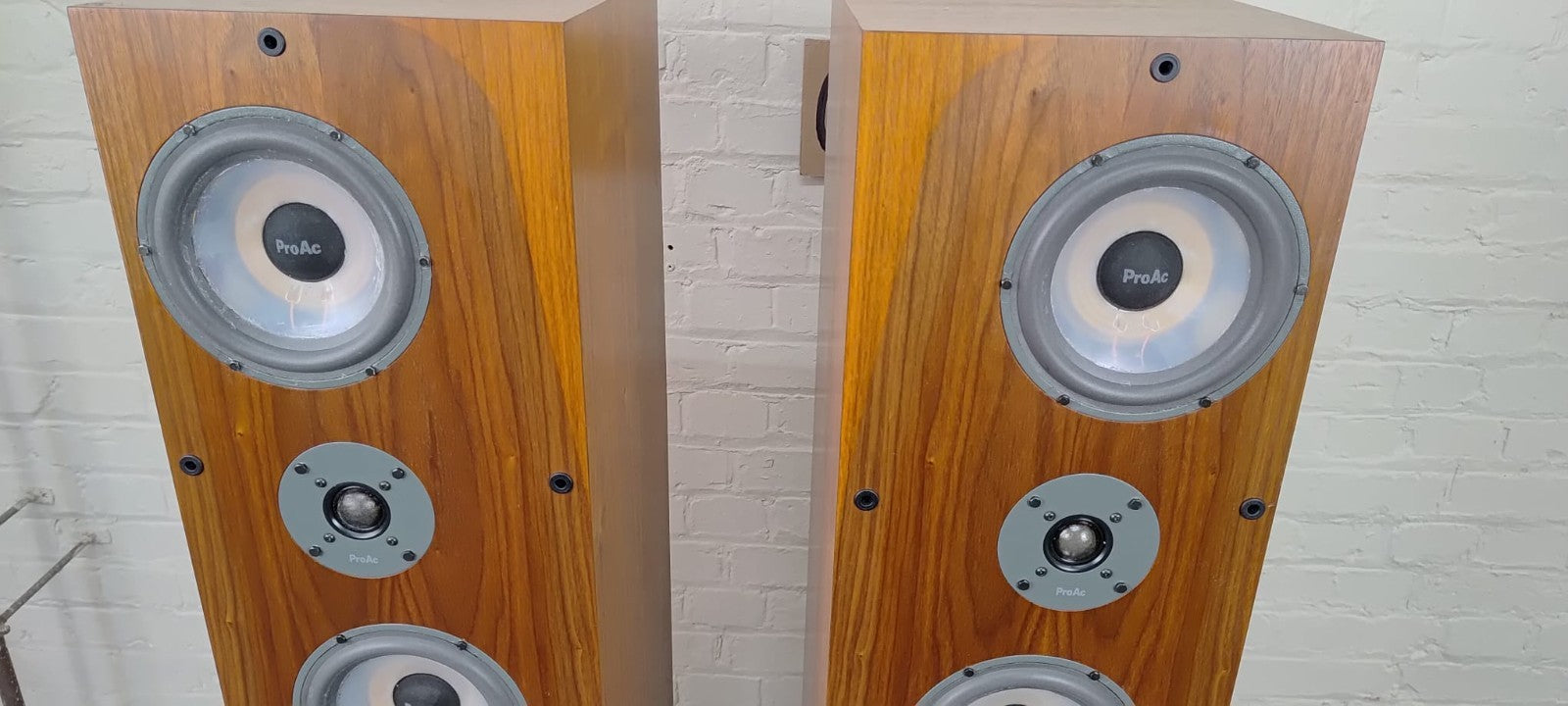 PROAC RESPONSE 3 FLOOR STANDING SPEAKERS