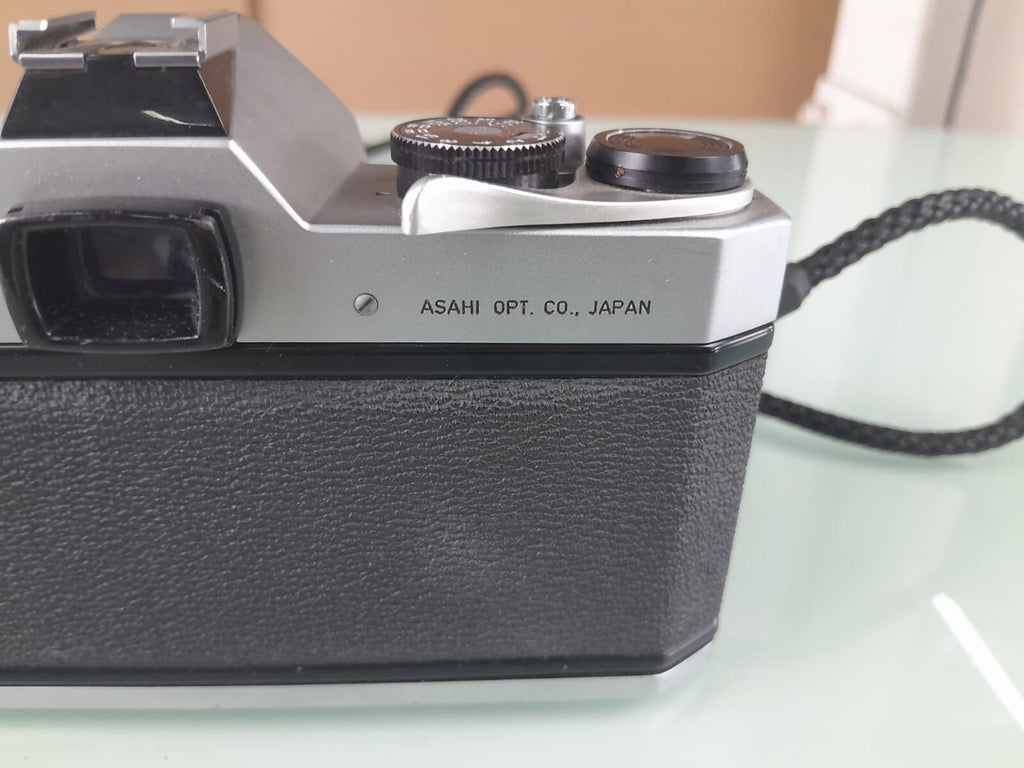 ASAHI PENTAX SPOTMATIC SP II SLR CAMERA SUPER-MULTI-COATED TAKUMAR 1:1.4/50 LENS