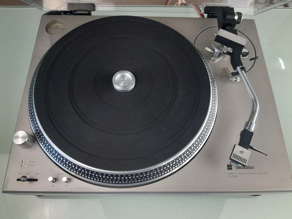 TECHNICS SL 1200 DIRECT DRIVE TURNTABLE ORTOFON M 15 E SUPER