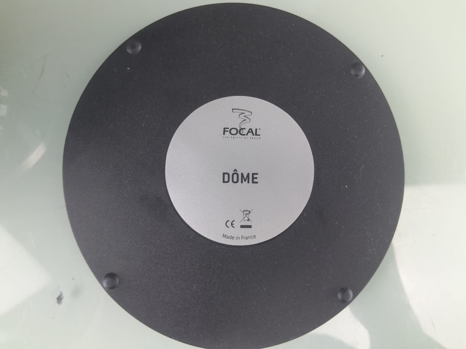 FOCAL DOME SPEAKERS WITH WALL BRACKETS
