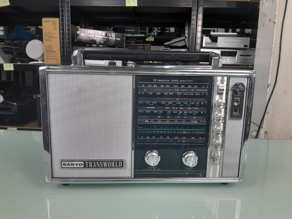SANYO 18H 815 TRANSWORLD 18 TRANSISTOR RADIO