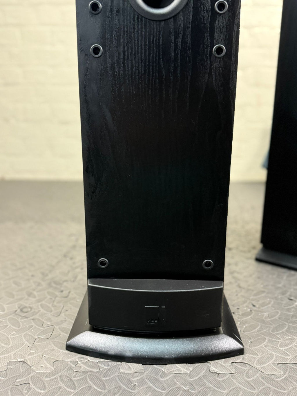 KEF Q30 FLOOR STANDING SPEAKERS