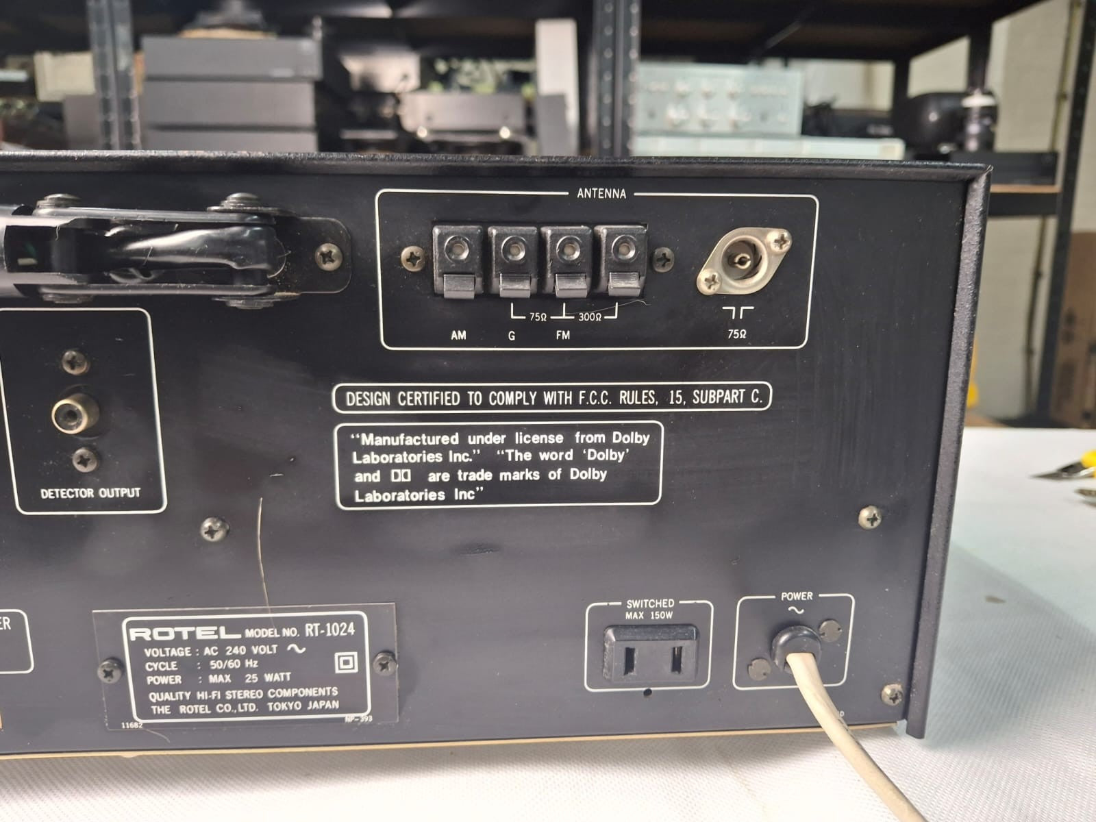 ROTEL RT 1024 AM/FM STEREO TUNER