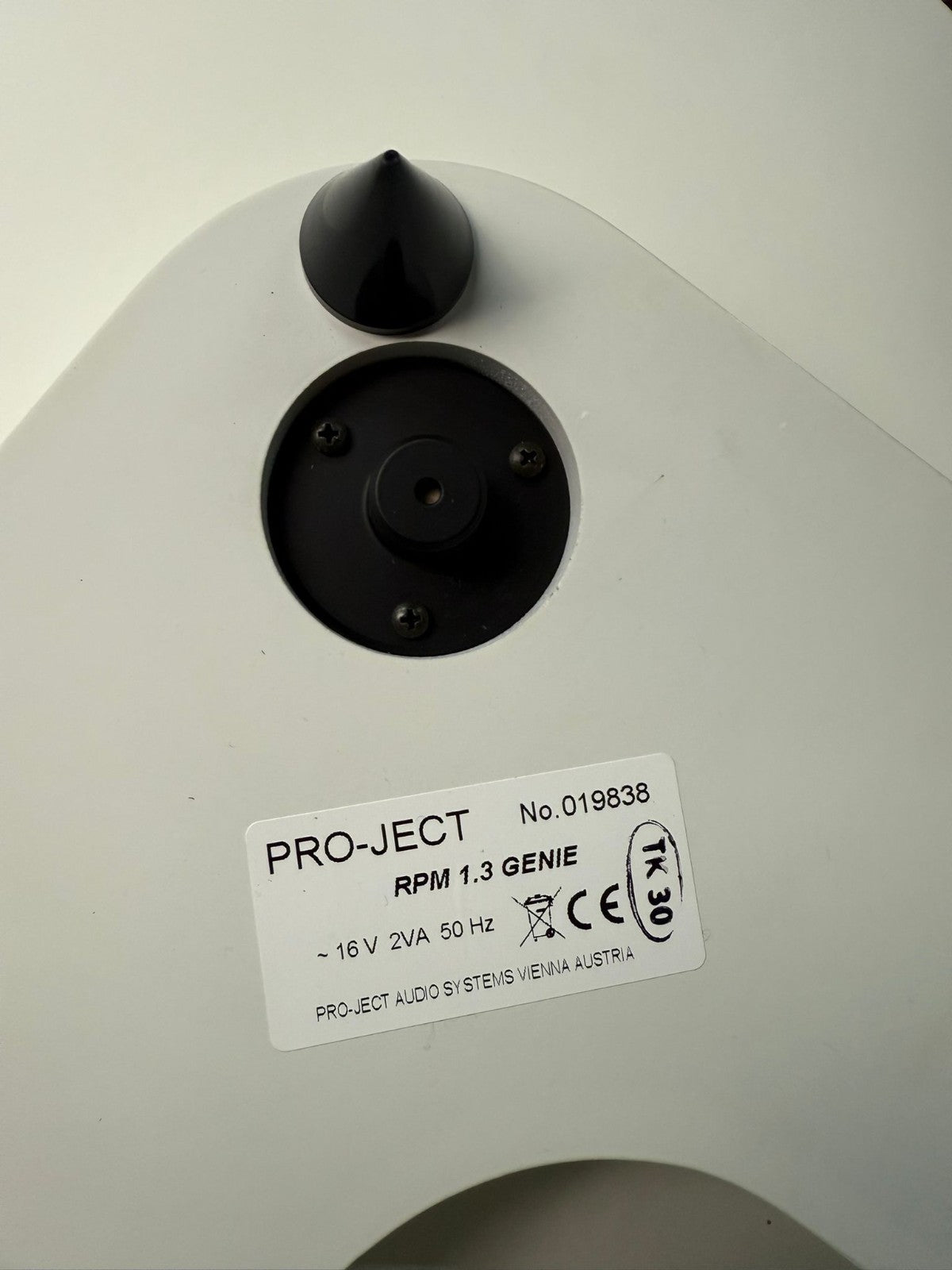 PRO-JECT RPM 1.3 GENIE WHITE TURNTABLE