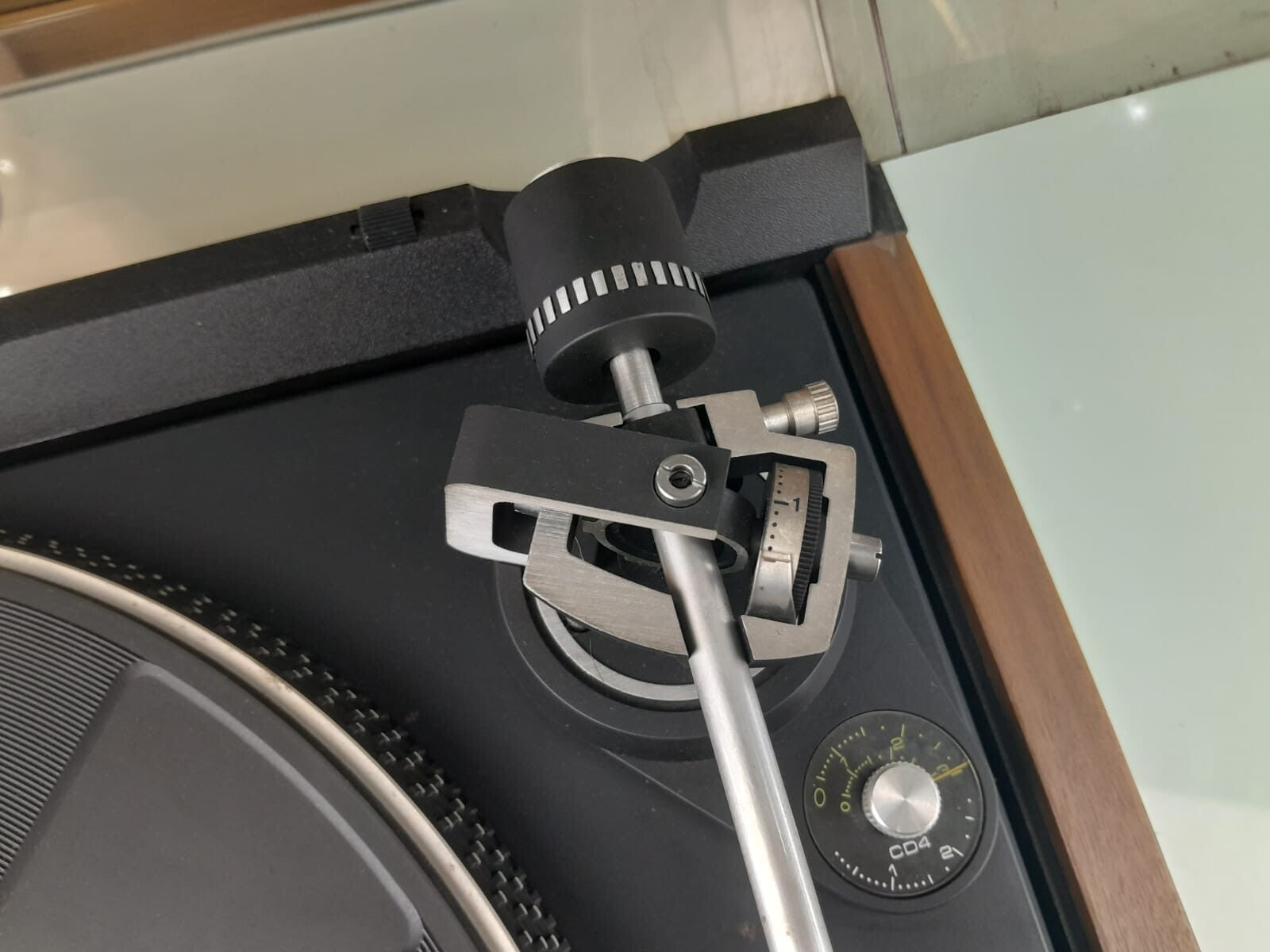 DUAL 504 BELT DRIVE TURNTABLE WITH DMS 240 E CARTRIDGE