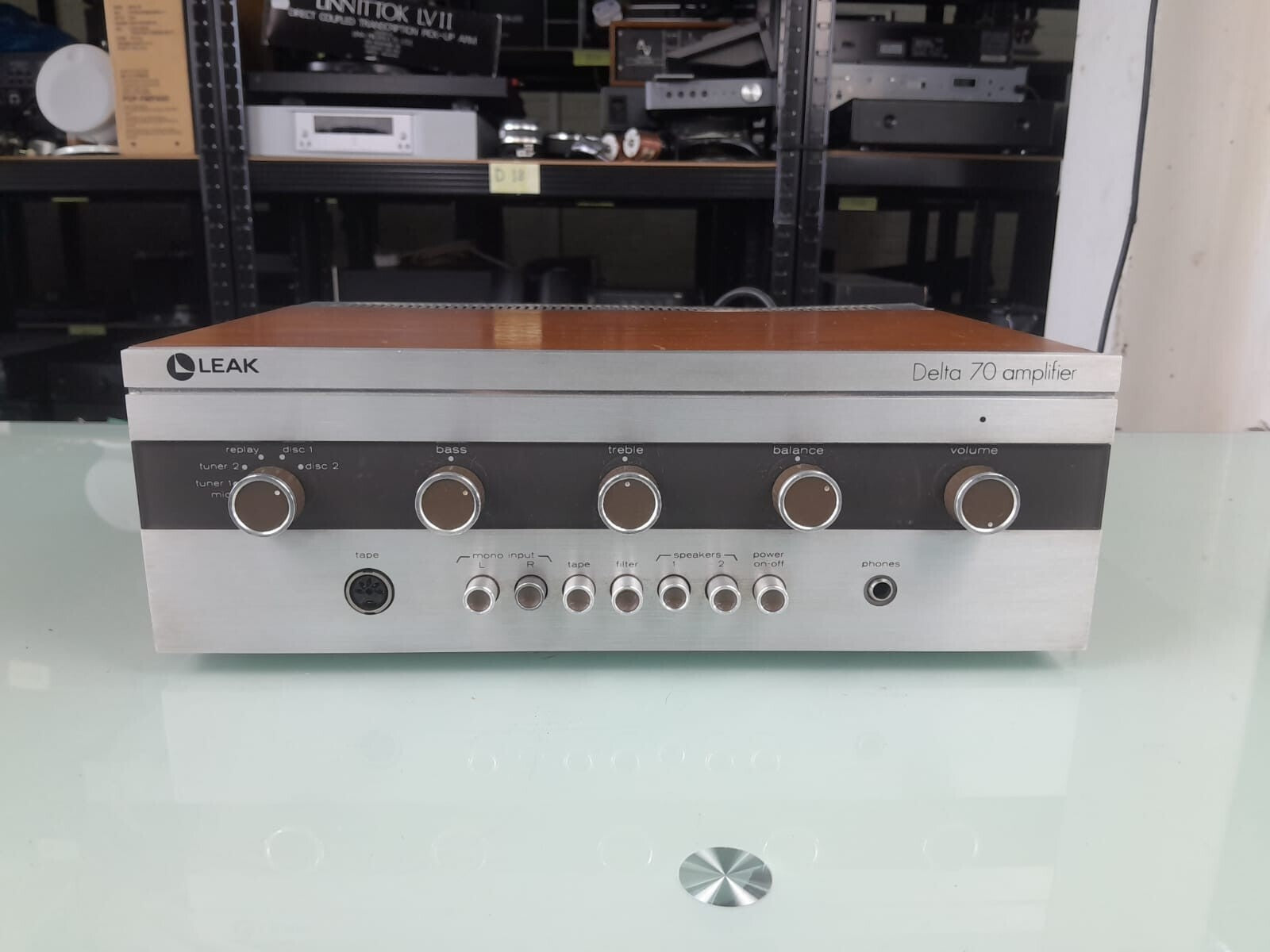 LEAK DELTA 70 AMPLIFIER