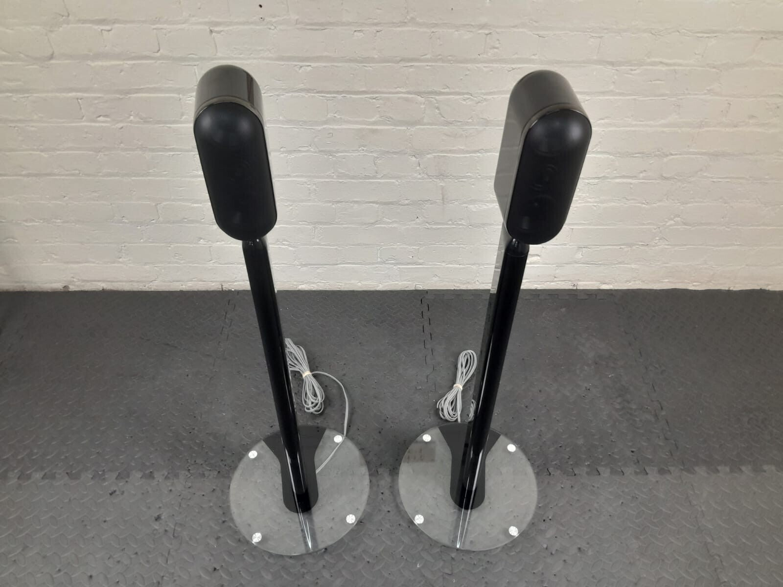 Q ACOUSTIC 7000LRI SPEAKERS WITH 7000ST FLOOR STANDS
