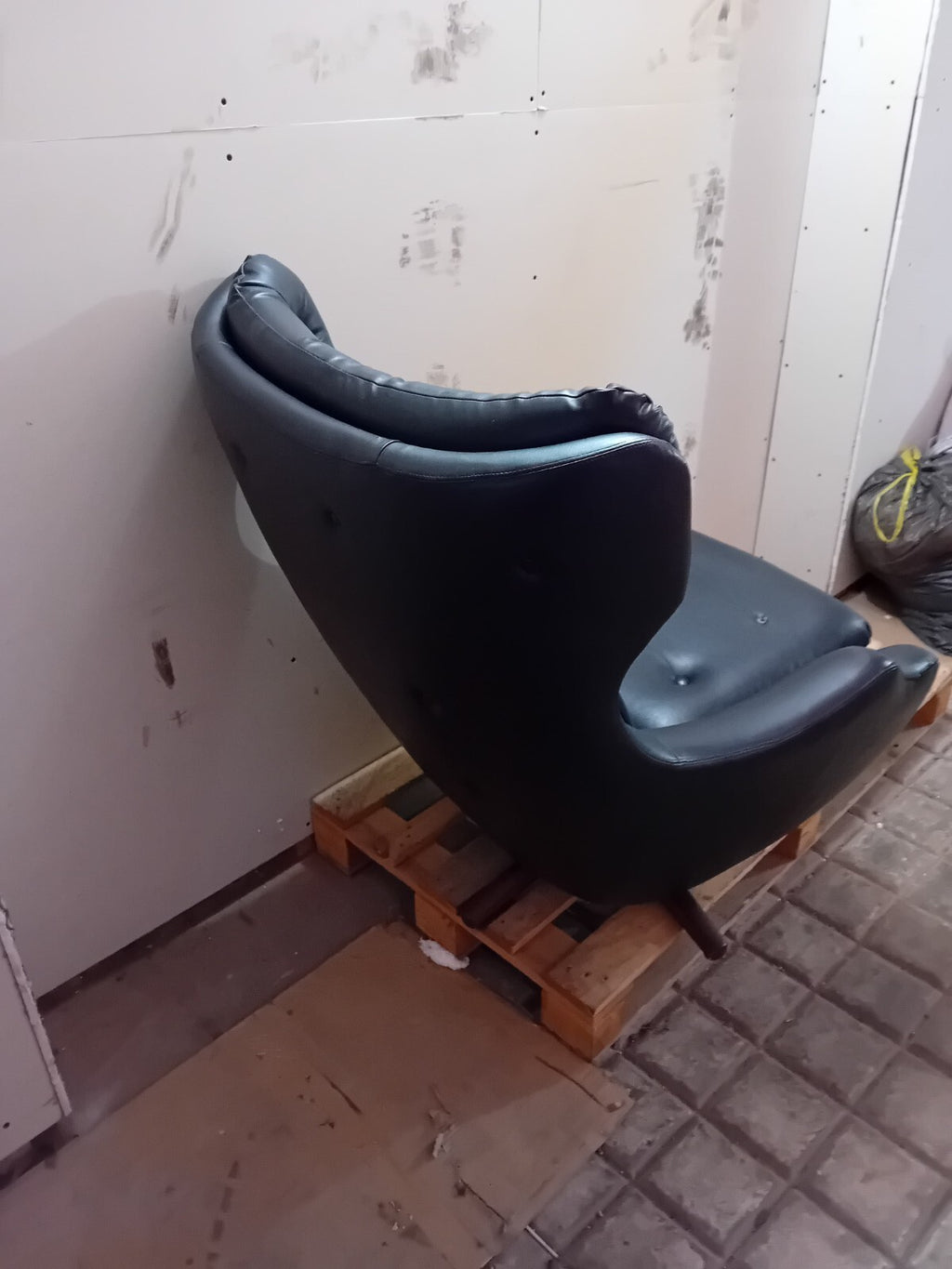 PARKER KNOLL VINTAGE CHAIR SWIVEL ARMCHAIR LEATHER