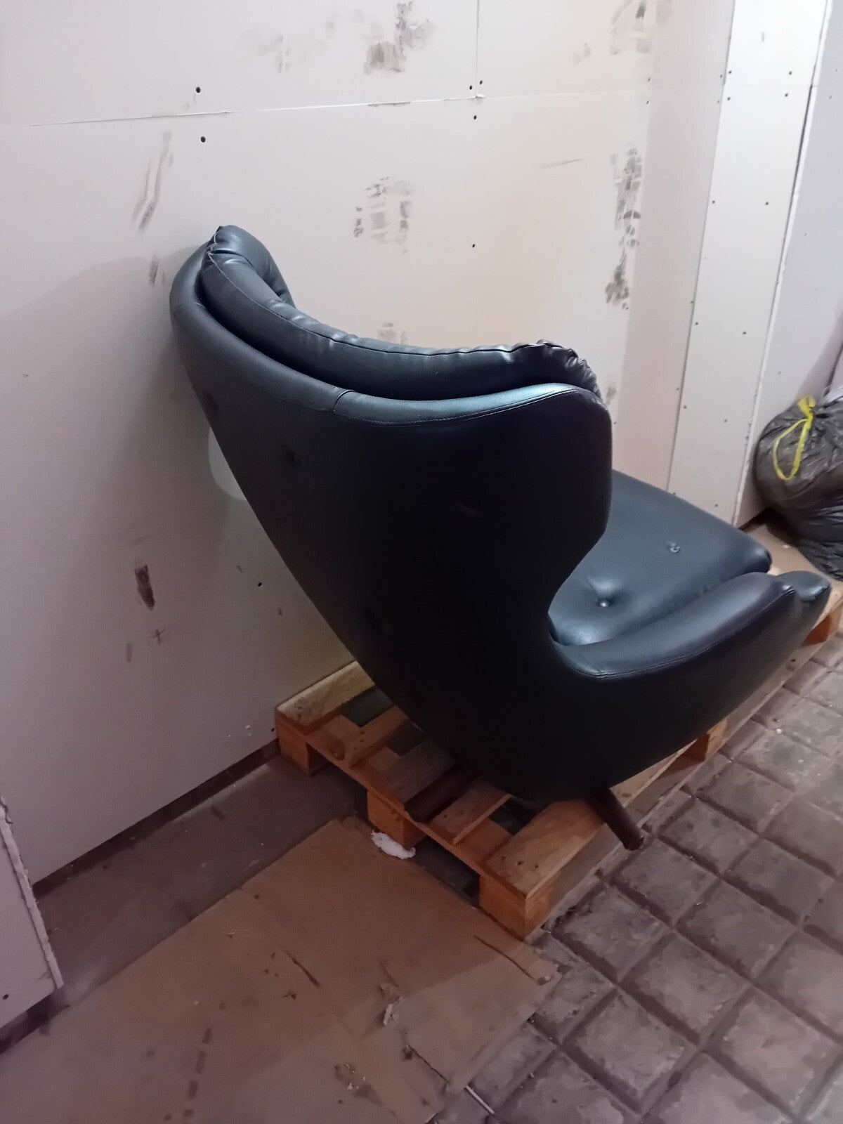 PARKER KNOLL VINTAGE CHAIR SWIVEL ARMCHAIR LEATHER