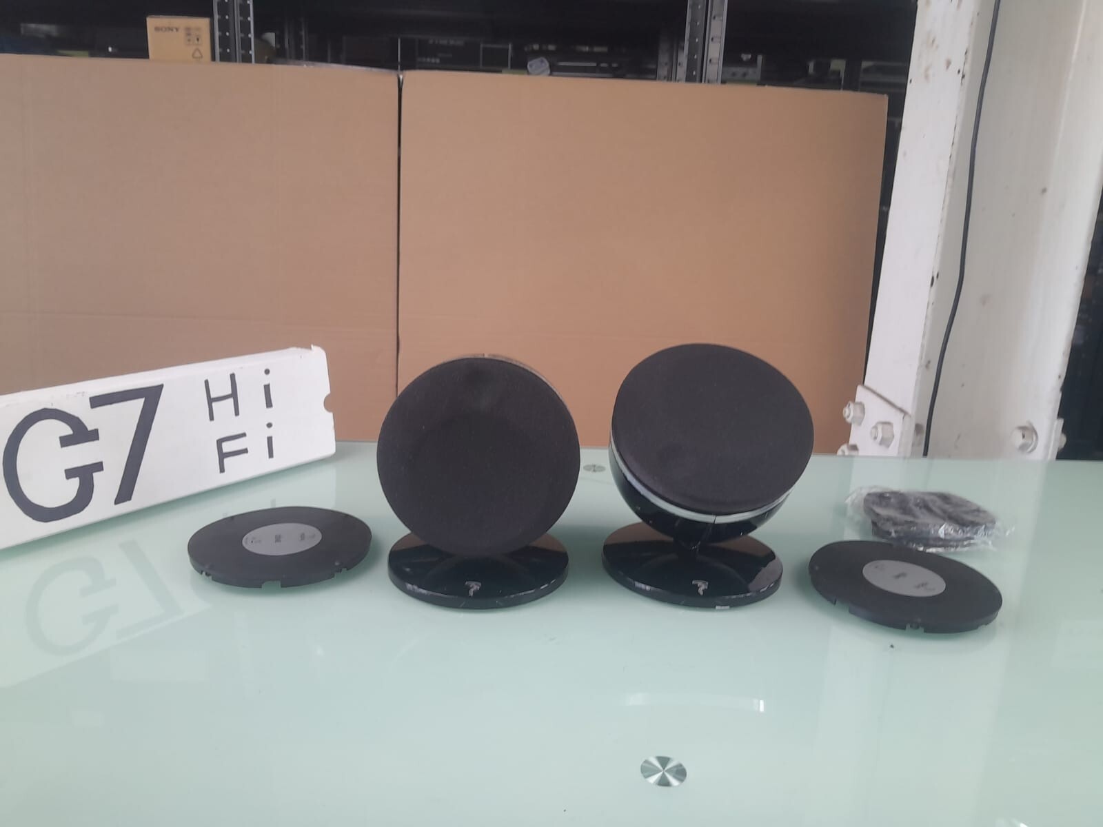 FOCAL DOME SPEAKERS WITH WALL BRACKETS