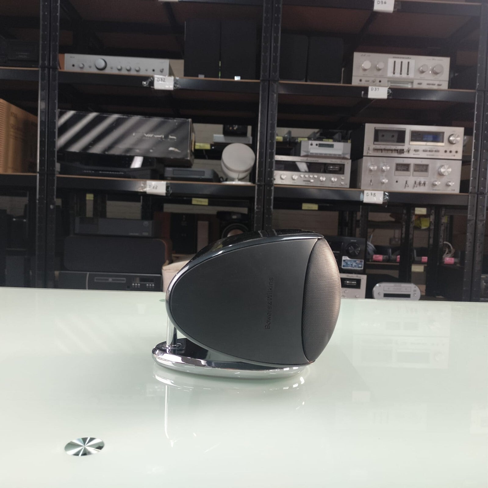 B&W Bowers & Wilkins M-1 Speaker Single With Table Stand