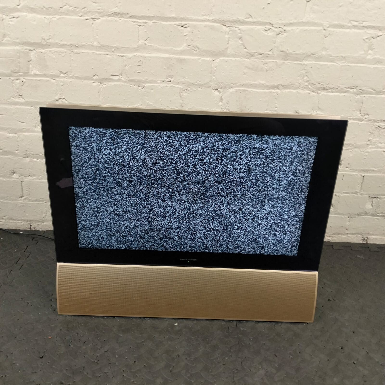 BANG & OLUFSEN B&O BEOCENTER 6 23 INCH TV