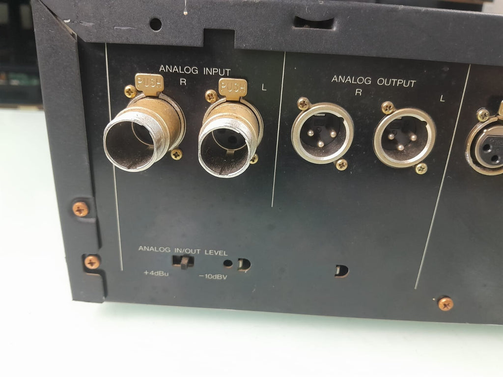 FOSTEX D 5 DIGITAL MASTER RECORDER